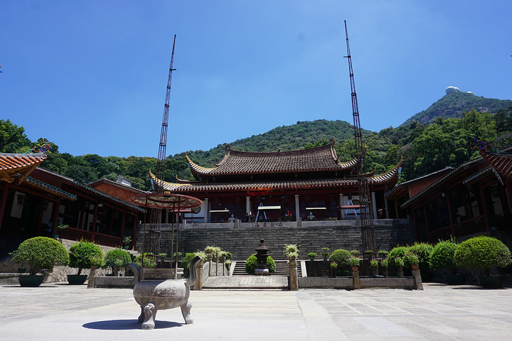 结构确实很漂亮,连廊贯通,很少能晒到太阳_鼓山涌泉寺"的评论图片