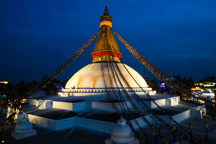 "博达哈大佛塔位于加德满都市中心以东八公里，是尼泊尔著名的古迹之一。作为四川人，对“天府”还是很亲切的_博纳佛塔"的评论图片