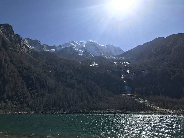 亚拉雪山风景区