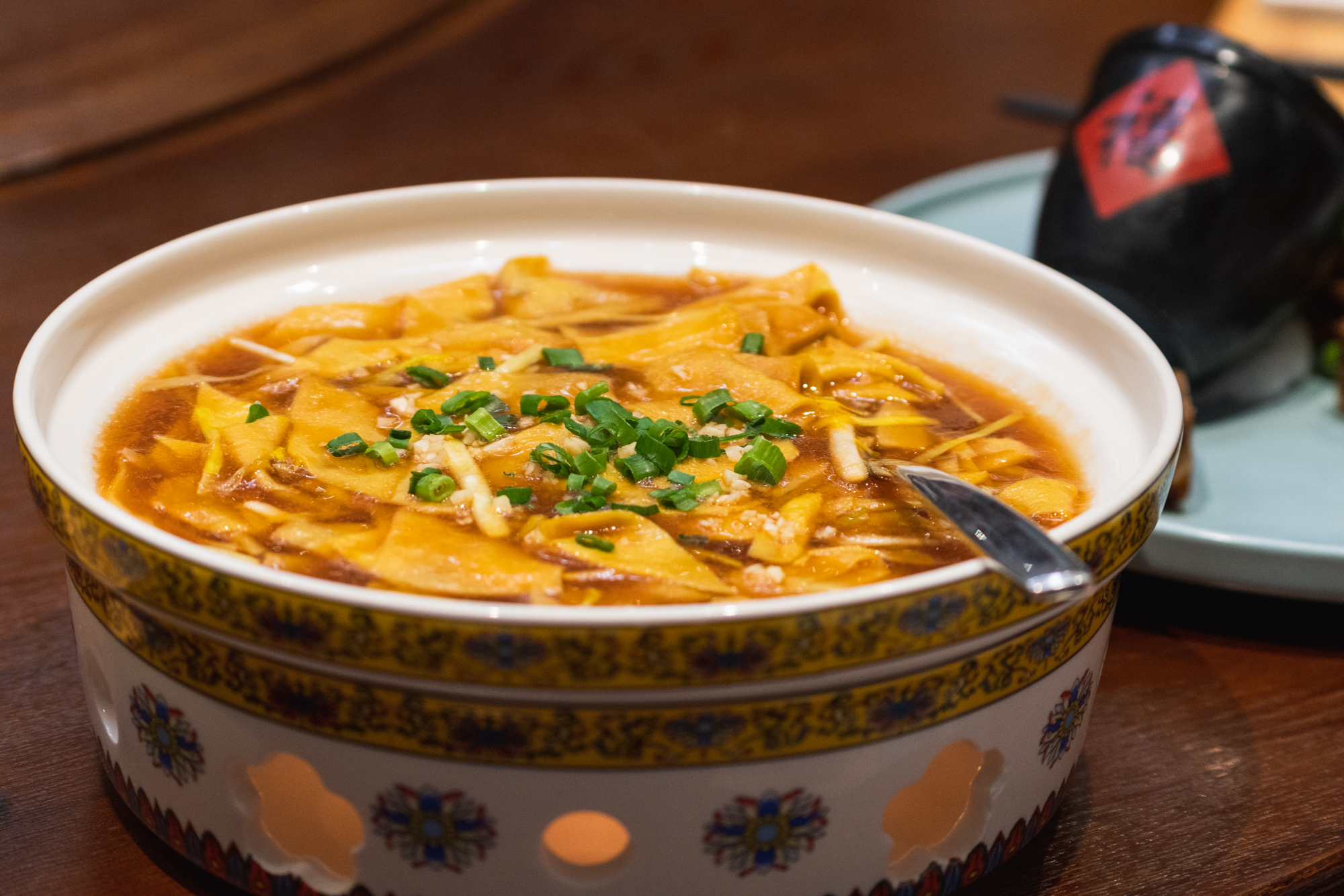 随意的买几样中意的唐山的特色小吃吧,坐在错落有致