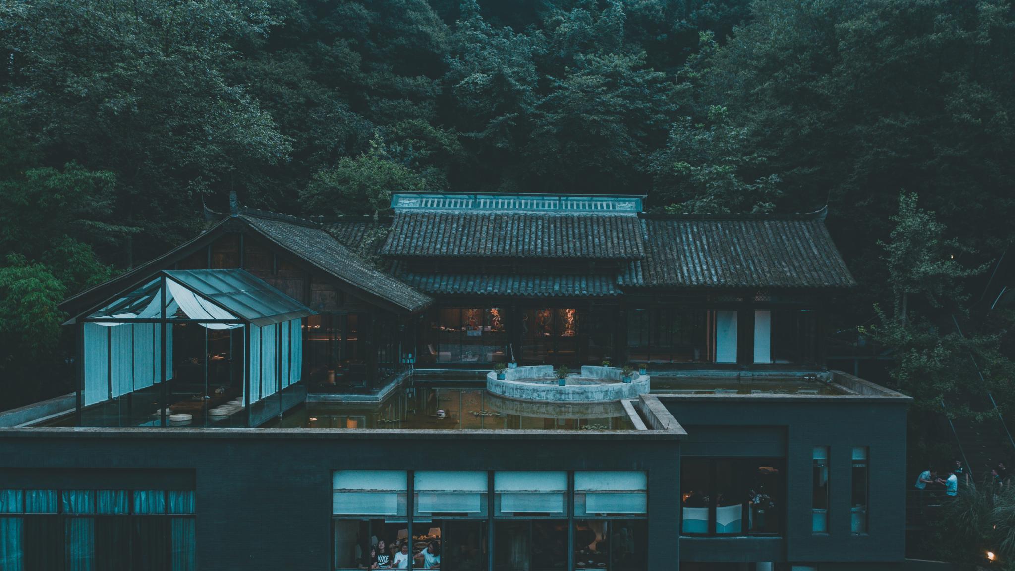 青城｜在此山中，一人一餐一宿