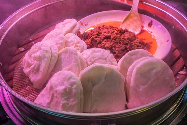 骡马市步行街美食集市