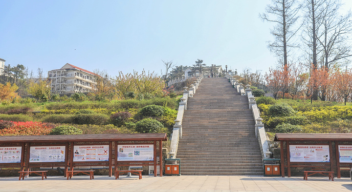 "这八大风景分别位于木兰山、木兰湖、木兰天池、木兰古门、清凉寨、木兰草原、农耕年华、云雾山这八大景区内_木兰山"的评论图片