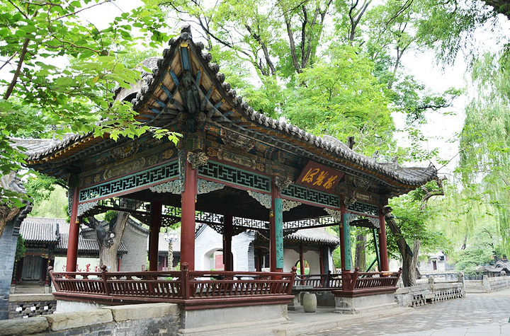 "太原市晋祠，中国现存最早的皇家园林，可以说是去太原的必打卡之地。殿内供奉着四十三尊彩塑_晋祠博物馆"的评论图片