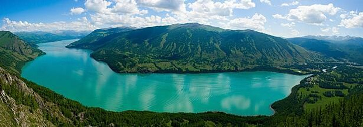 "意为“美丽富饶、神秘莫测”，喀纳斯湖位于新疆布尔津县境北部，阿尔泰山中段，地处中国与哈萨克斯坦..._喀纳斯湖"的评论图片