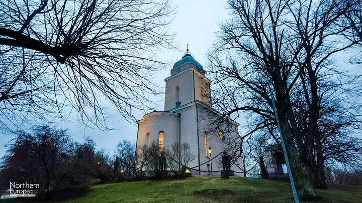 "天气不好，下次再来 赫尔辛基 还是会再来一次这里，这里风景还是蛮好的，有中古冷兵器时期的 欧洲 范_赫尔辛基大教堂"的评论图片
