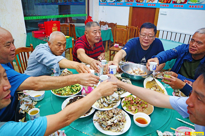 进渔村，吃海鲜图片