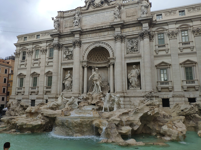 "许愿池 罗马假日--奥黛丽赫本。要许三个愿，一个和自己有关，一个和罗马有关，一个和爱情有关_特莱维喷泉"的评论图片