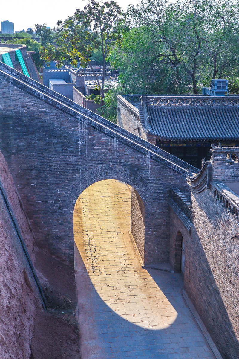 平遥古城又叫龟城,当地人称之为乌龟八卦城