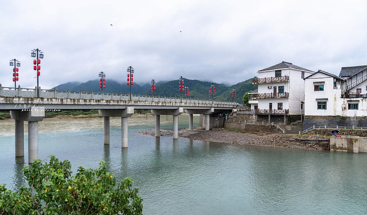 "柳溪江被称为浙西最美丽的女人河，这里青山对峙，风景旖旎，女人河的涞源正是因为此，俗话说：男人是..._柳溪江"的评论图片