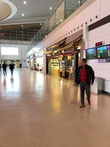 苏州最近的机场还是在无锡的从苏州出发到无锡机场的话比较方便的无锡