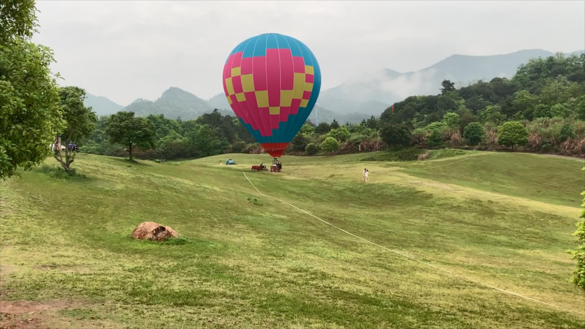 千岛湖旅游攻略，一个人承包热气球是什么体验
