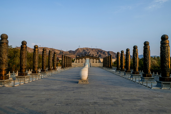 "中华黄河坛，位于宁夏回族自治区吴忠青铜峡风景区，是黄河金岸的标志性建筑_中华黄河坛景区"的评论图片