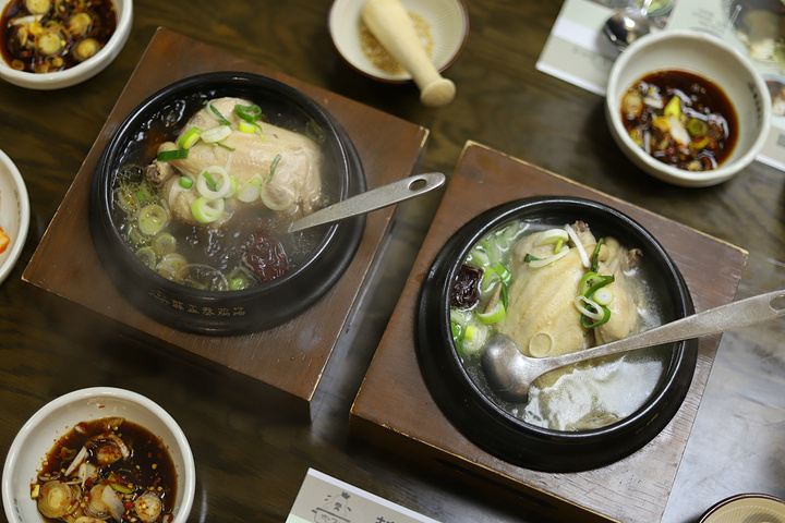 "来延吉，除了美食打卡，就是美食打卡。推荐指数：★★★★★最主要是开心_韩正参鸡汤"的评论图片