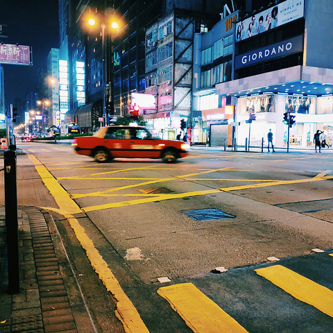 "香港的夜格外优秀，虽然没有东京那么五光十色，但有着自己独特的韵味_尖沙咀"的评论图片