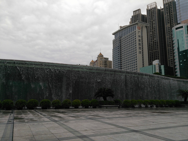 霸王河瀑布广场图片