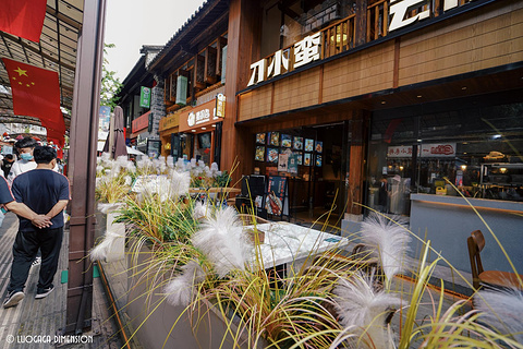 南强街小吃步行街旅游景点攻略图