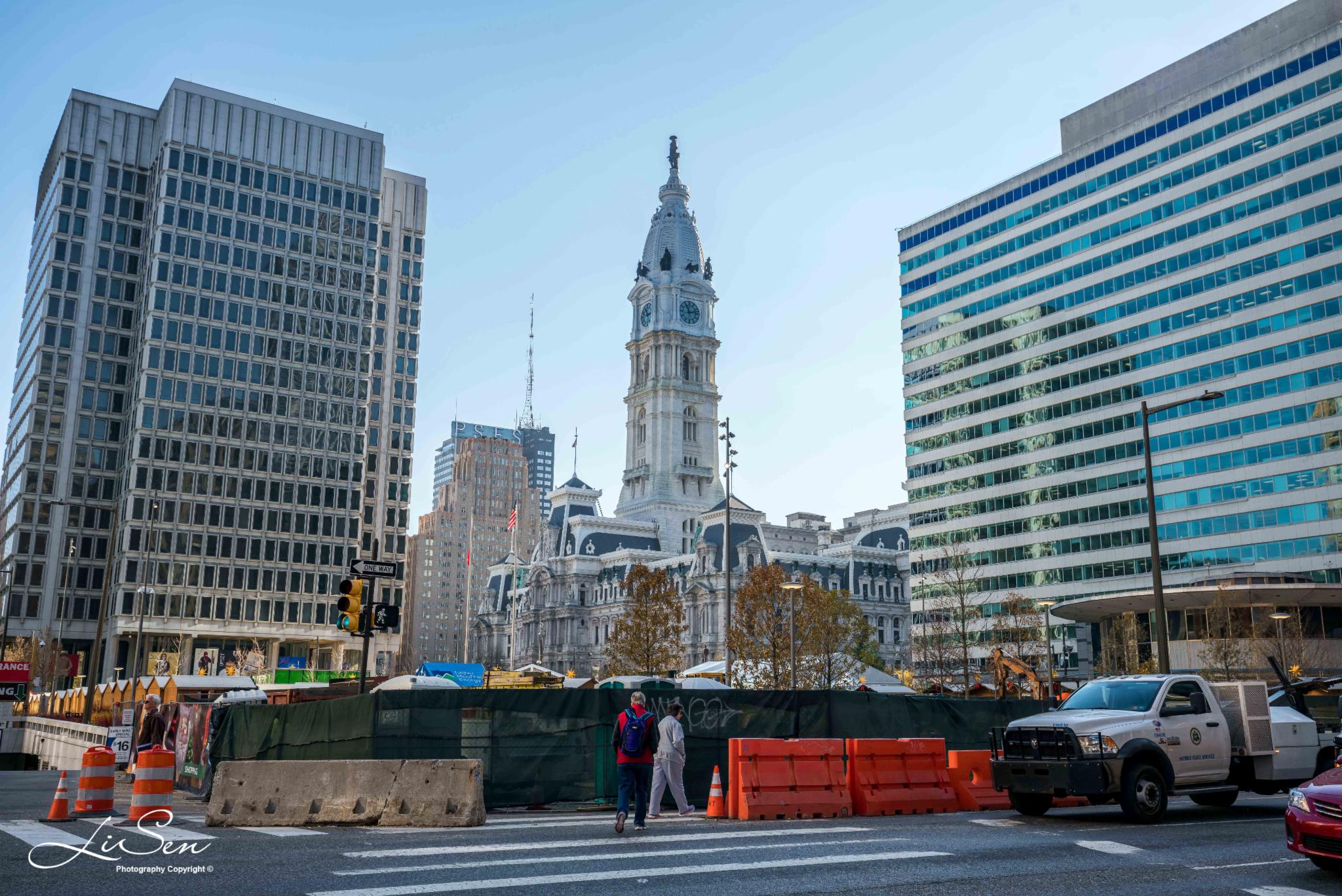 东起于市政厅,西止于费城艺术博物馆,全程是一条几公里长款过,整洁的