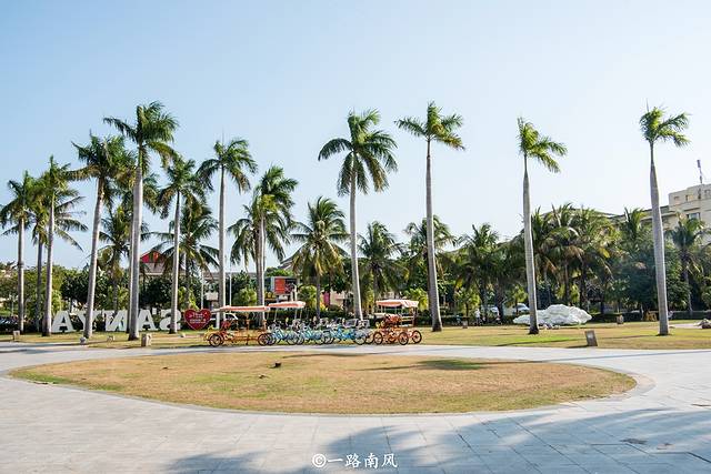 百花谷购物中心(吉阳店)