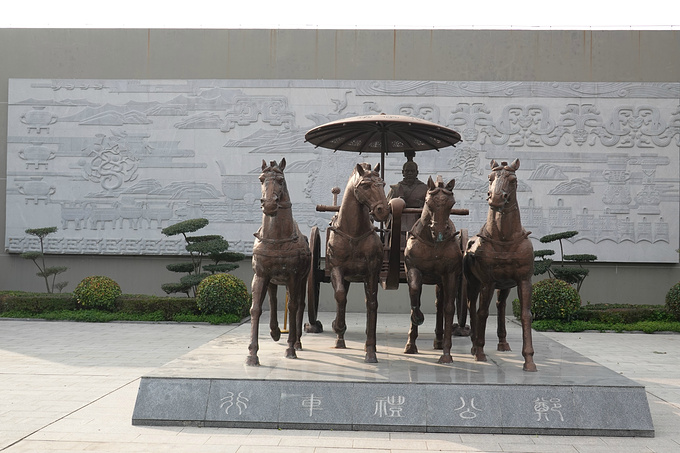 郑公四驾礼车车马坑景区简介车马坑景区郑国车马坑景区正门门票:每人
