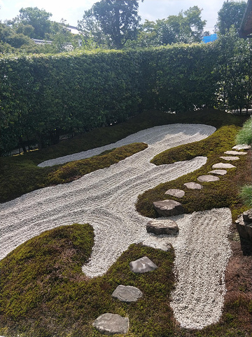 "瑞峰院路标，这里所有寺院都是分开自家僧侣运营养护的。止步石，在汀步的尽头处，这种表达是真的含蓄_瑞峰院"的评论图片