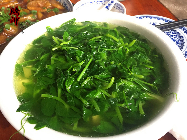 侨香斋——豌豆尖豆腐汤