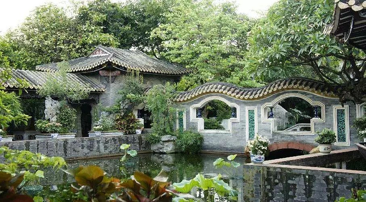 广东四大名园之一的清晖园也是岭南园林的代表作典型的岭南园林风格