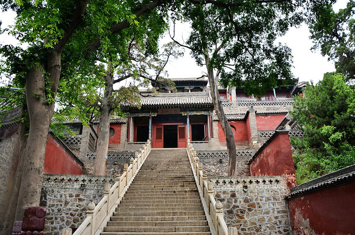 "太原市晋祠，中国现存最早的皇家园林，可以说是去太原的必打卡之地。殿内供奉着四十三尊彩塑_晋祠博物馆"的评论图片