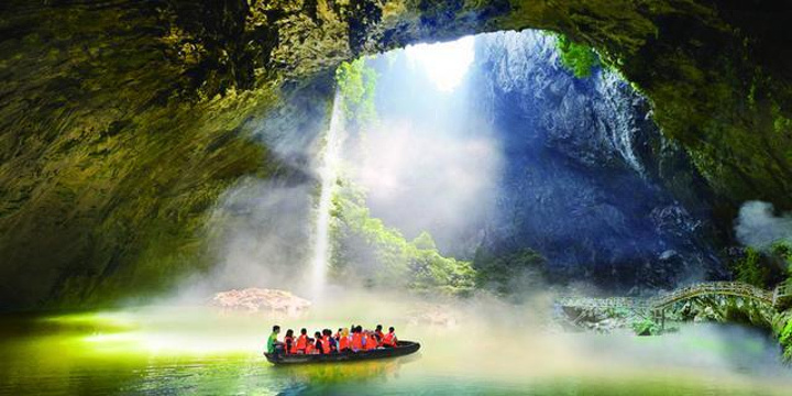 "清远旅游，穿越人间喀斯特溶洞天坑仙境，穿上汉服伴随丁达尔光线！真的非常神奇和浪漫！大片连出呀_洞天仙境"的评论图片