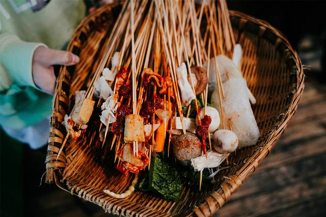 马路边边串串香(致民路店)