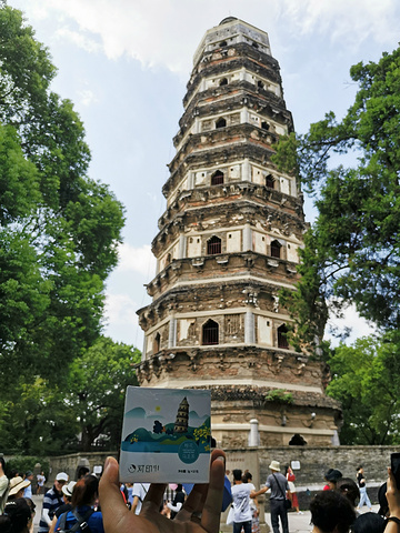 "奔着虎丘塔来的，但一下子就被这么多好看的风景给吸引了。一共挑了三款不一样的，正好带回去跟家人一起分享_虎丘山风景名胜区-虎丘塔"的评论图片