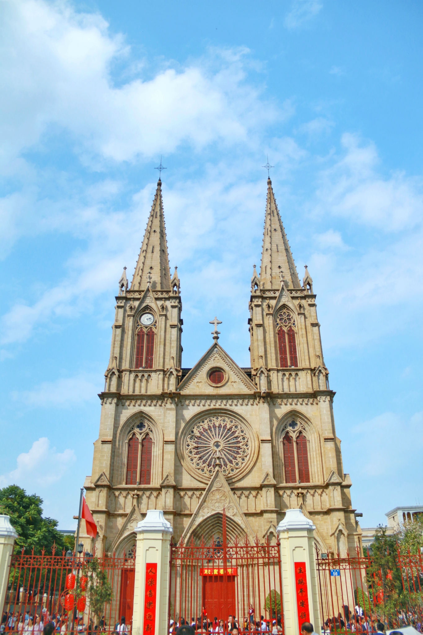 广州这座教堂用25年建成，媲美巴黎圣母院，曾花2000万元修复_国内旅游_朔州新闻网