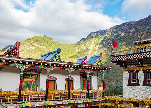中路藏寨旅游景点图片
