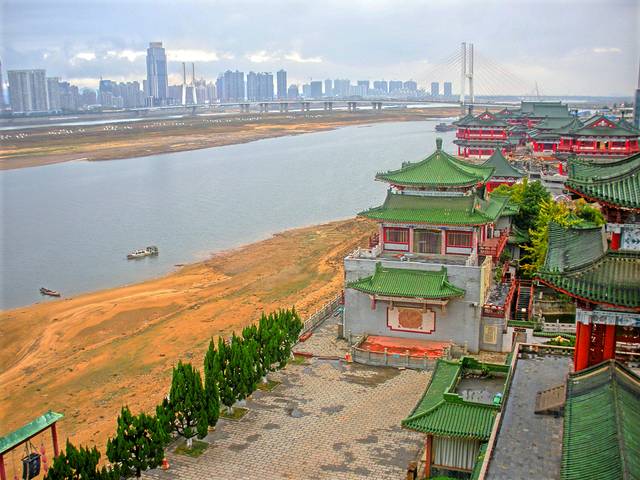 秋水广场赣江游轮