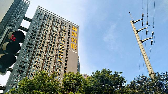 西华大学（南门）