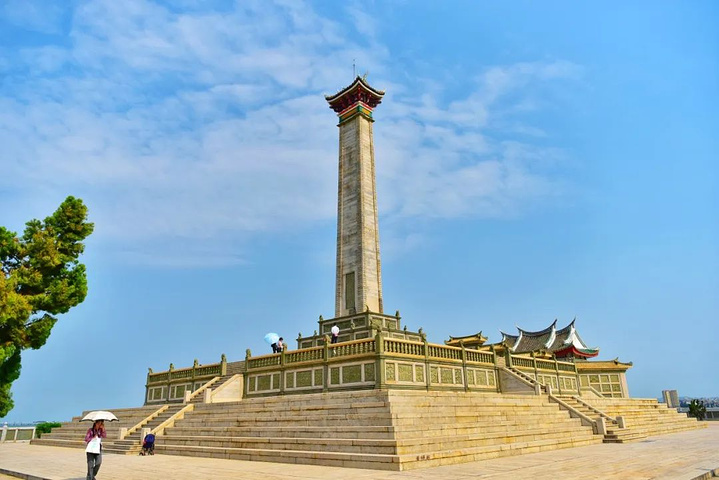 集美鳌园#在集美兑山革命烈士陵园中,安睡着81位在战争中壮烈牺傻的