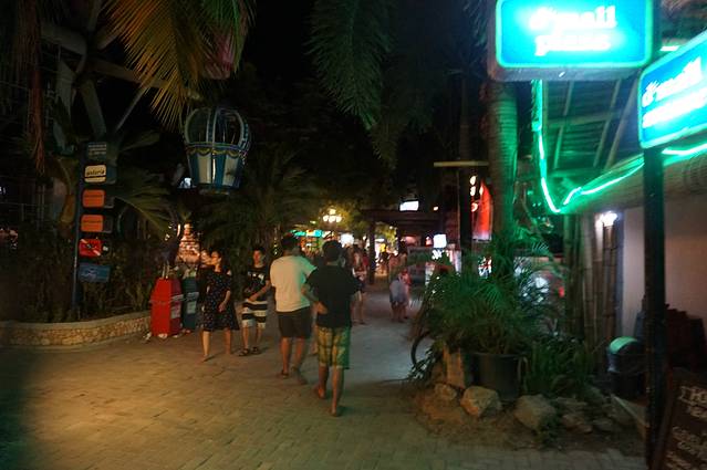 长滩D'Mall购物区