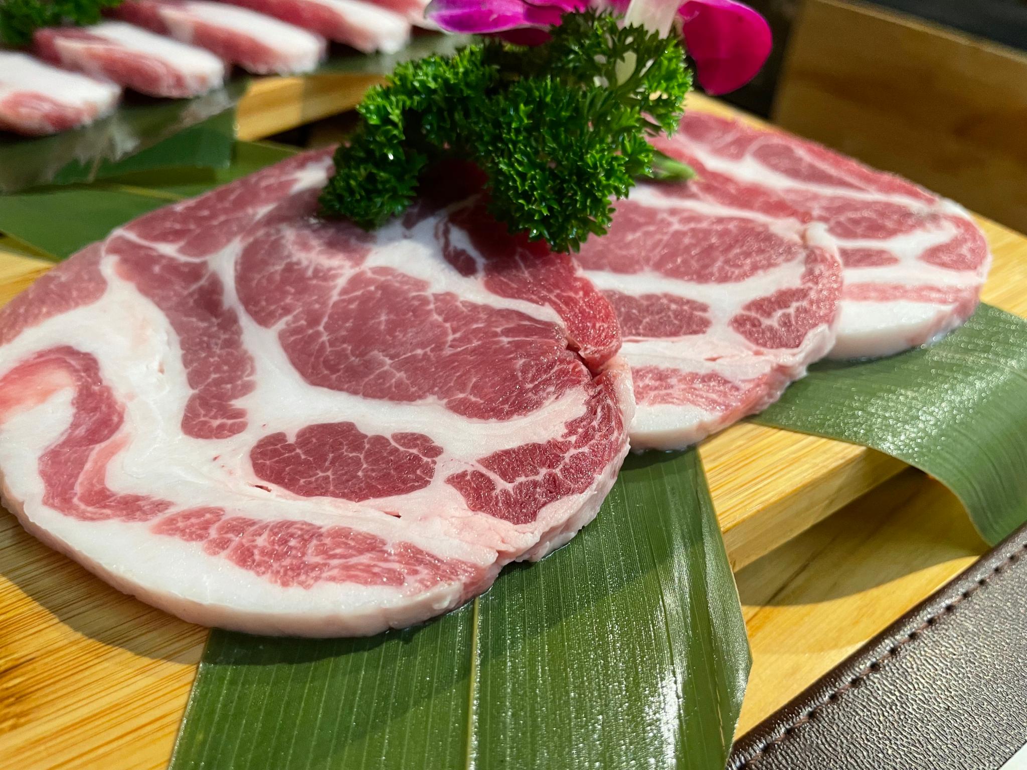 烤梅花肉肉厚肉味浓香嫩好吃韩式料理店太多了真正好吃的没几家这家来