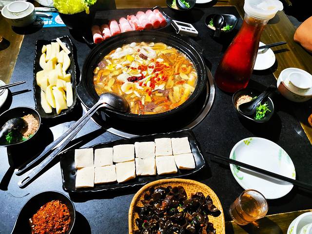 珍菌园·野生菌主题餐厅(告庄店)