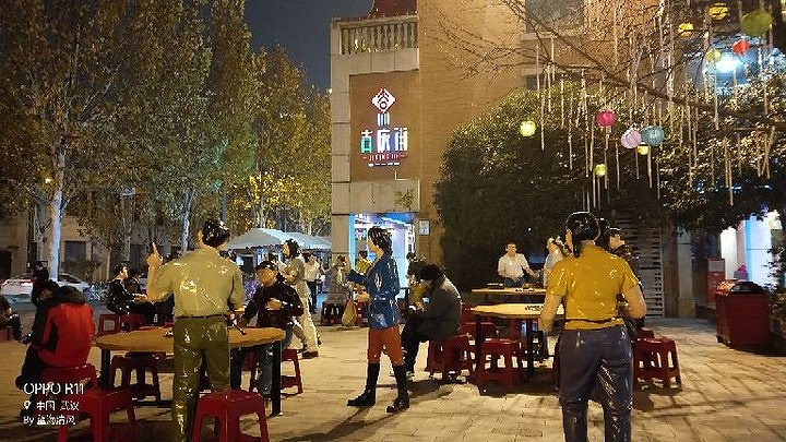 "武汉人素有“过早户部巷，宵夜吉庆街”之说。可见吉庆街在武汉本地人心目中的地位。_吉庆街"的评论图片