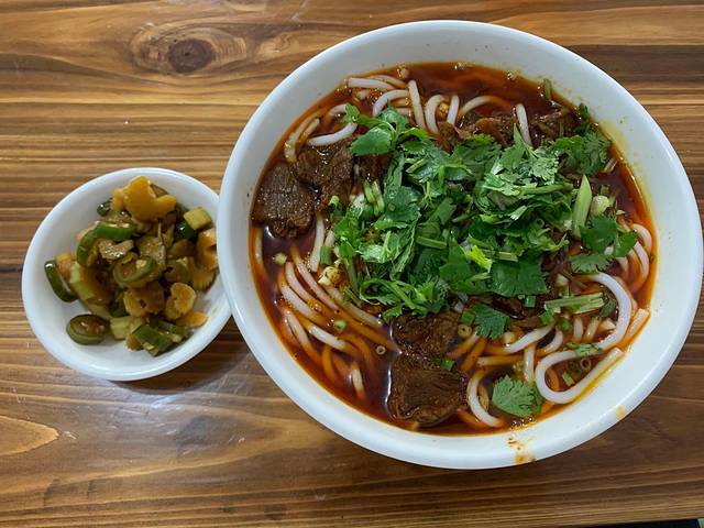 支记牛肉馆(东方商城店)