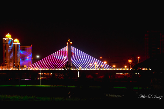 哈萨尔大桥旅游景点图片