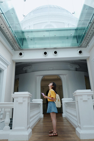 "但这次去了也是有收货的，比如二楼的大自然沉浸式展，沿着回旋式走道一路伴着花香和虫声鸟语，很真切很奇妙_新加坡国家博物馆"的评论图片