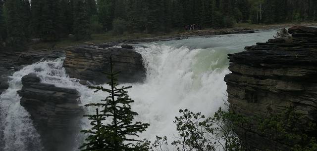 阿萨巴斯卡瀑布