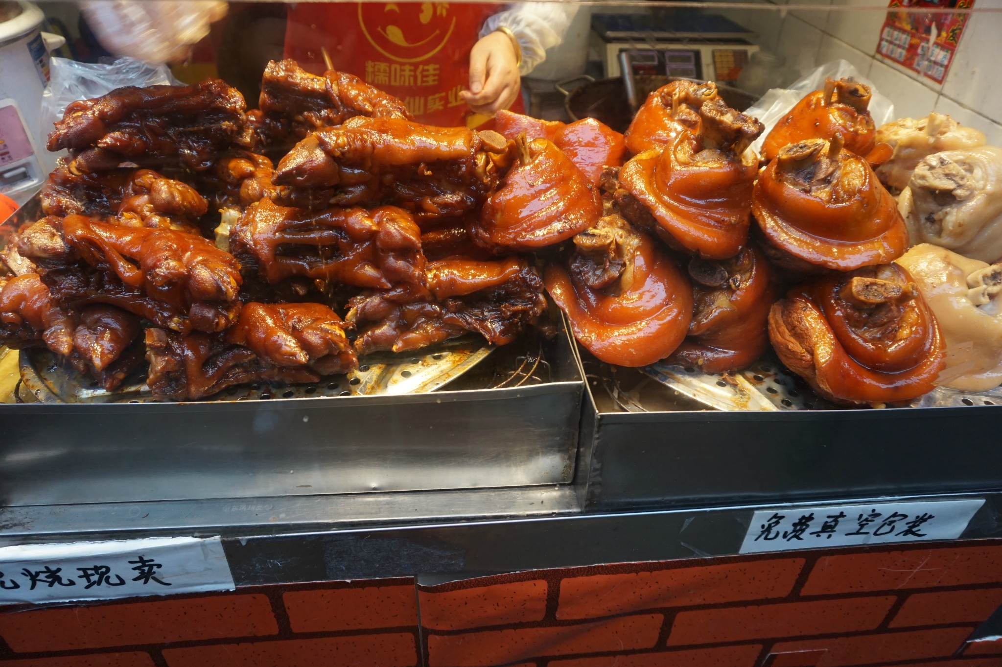 【携程攻略】上海七宝老街景点,七宝老街是我最喜欢去觅食的地方了！老街分为南北两大街，南大街以特…