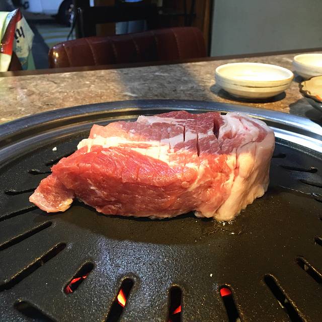 肉典食堂(本店)