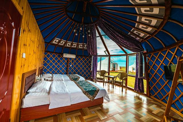 巴尔虎蒙古部落民俗旅游度假景区