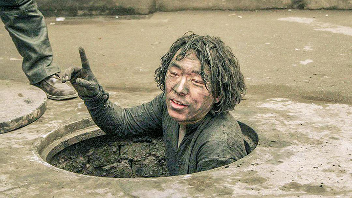 在寺内游览最大的体会就是山城的建筑密度太高了