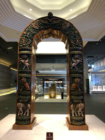 从大报恩寺前身的长干寺地宫出土了震惊世界和佛教界的世界唯一一枚佛