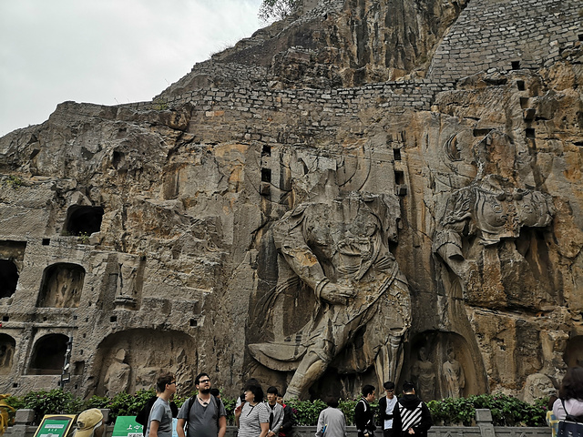 俯瞰漫水桥,从这里走去东山石窟和香山寺古阳洞古阳洞药方洞漫水桥上